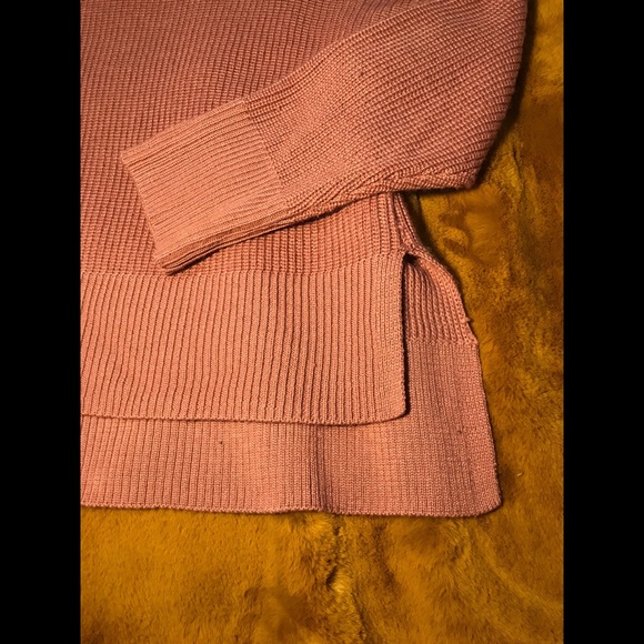 H&M • Pink Sweater - Picture 6 of 9